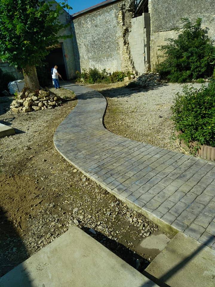 chemin pavé